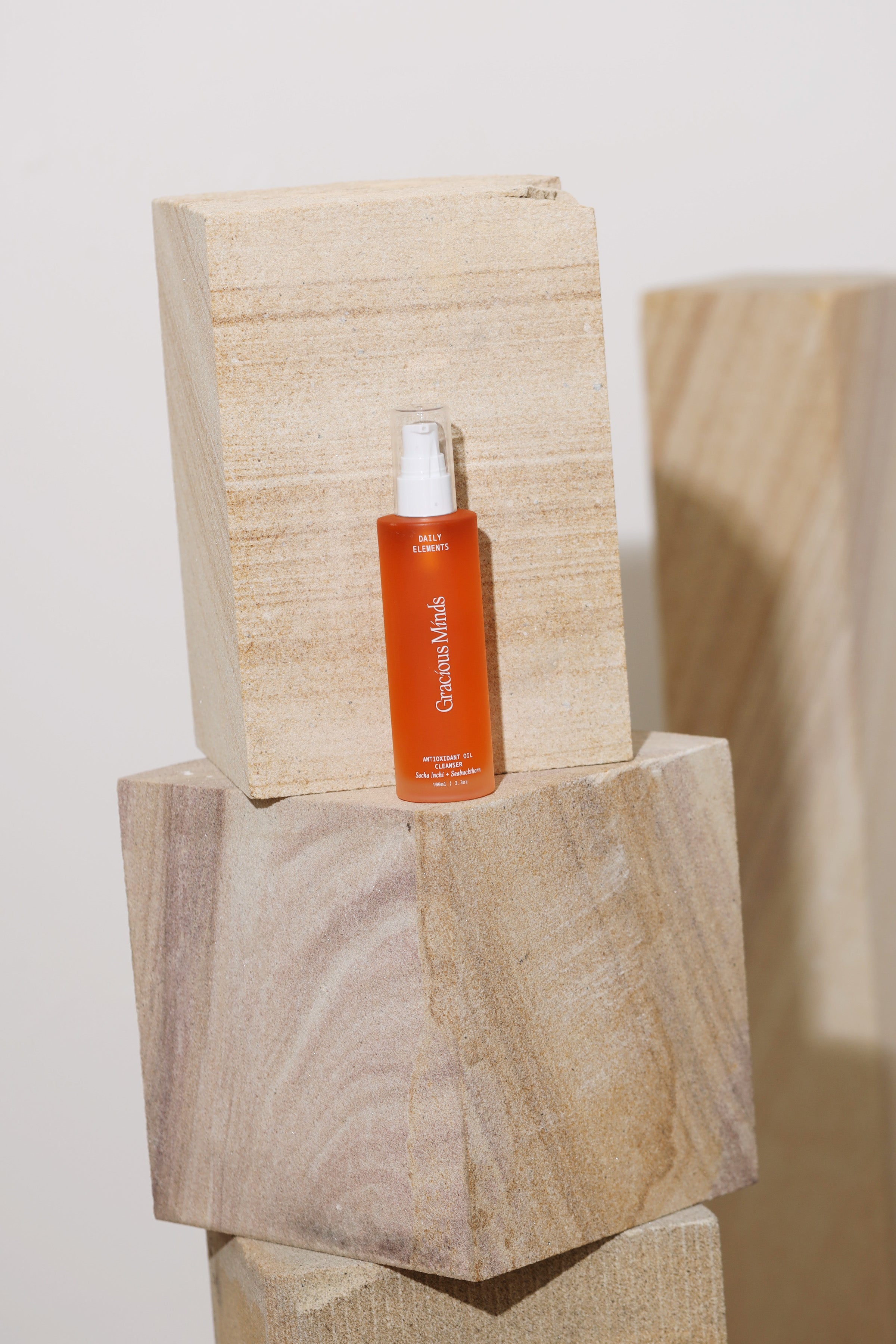 Daily Elements Antioxidant Oil to Instant Milk Cleanser